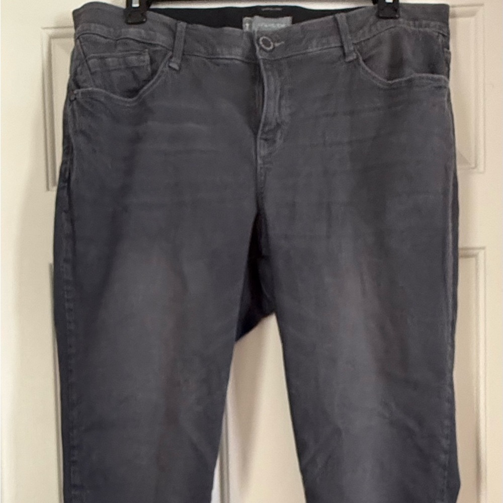 Women's Wit & Wisdom a solution skinny jeans.